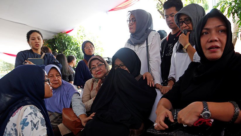 ¿Qué hay detrás de la foto viral que dio esperanzas tras la tragedia del Boeing 737 en Indonesia?