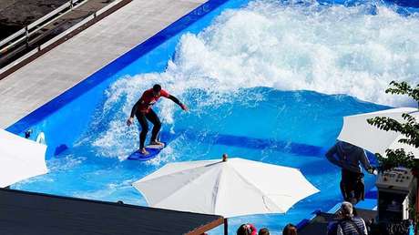 Un surfista muere por una ameba 'comecerebros' tras visitar una piscina de olas