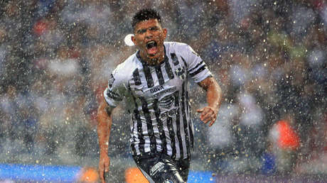 ¿Juega con 12? La lluvia ayuda al Monterrey a marcar un gol ante Tijuana en la liga mexicana (VIDEO)