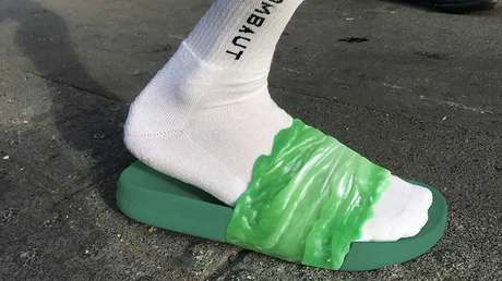 'Carne' de meme: Se venden por 112 dólares unas chanclas de diseño con forma de lechuga