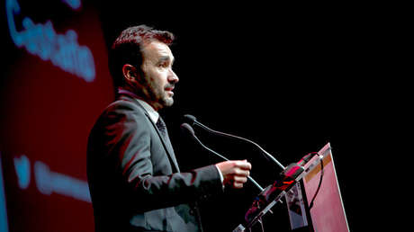 Periodista deportivo: "Los futbolistas no se pueden levantar por la noche a cuidar de sus hijos"