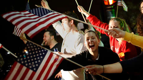 Revelan que el 81 % de los estadounidenses de hasta 45 años no pasaría el examen de naturalización