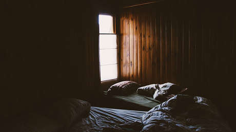 Madre argentina se despierta de madrugada y descubre al padre de su hija violándola