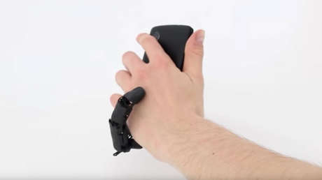 MobiLimb: Que a nadie le falten dedos para manipular el móvil o la tablet (VIDEO)