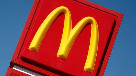 ¿Mc Gusanos? El hallazgo de esta estudiante en un dispensador de kétchup no te agradará (Video)