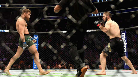 Un video muestra cómo McGregor golpea al mánager de Nurmagomédov