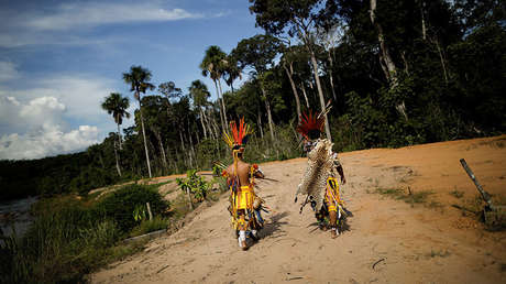 Brasil: Indígenas reciben a flechazos al Ejército, que quería instalar unas urnas en su aldea