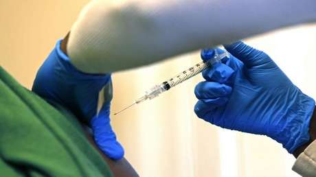 FOTO: Acude al médico por una simple tos y sus labios negros lo ponen al borde de la muerte