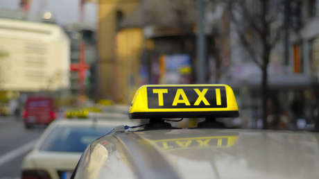 VIDEO: Un taxi arrastra a una mujer en las calles de Ciudad de México