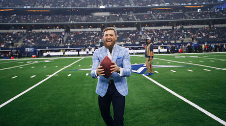 Las redes destrozan al luchador Conor McGregor tras su 'debut' en el fútbol americano