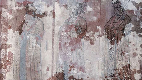 Los restos de una noble china de hace 900 años emergen de un ataúd inundado