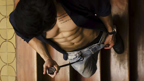 Camareros desnudos y abuelitas mayores desatan la fiesta en un ancianato