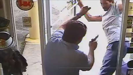 VIDEO: Un político de Florida asesina a tiros a un hombre en una tienda 
