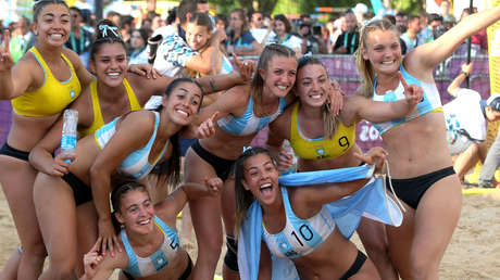 "La vestimenta no es lo importante": Campeonas argentinas de beach handball responden a las críticas