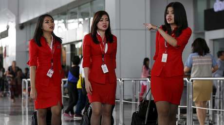 Usuarios de la Red coronan a una azafata malasia como "la más linda del mundo"