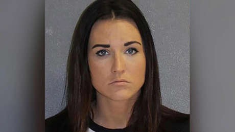 Enjuician a una maestra de EE.UU. por tener sexo con un menor y mandarle fotos provocativas