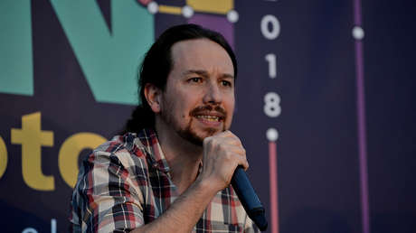 Iglesias conversa por teléfono con Puigdemont y no descarta una reunión 