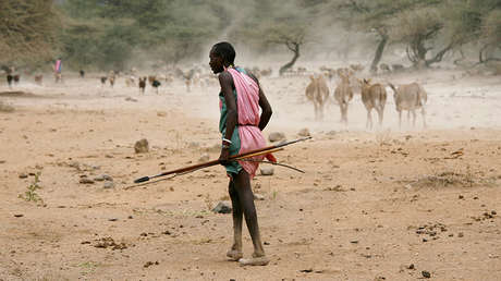FOTO: Guardabosques recibe un flechazo en la mejilla y persigue a su atacante por una hora
