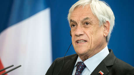 Individuo rompe el vidrio del vehículo en el que se trasladaba el presidente de Chile