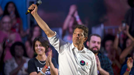 Haddad recorta distancia con Bolsonaro, el gran favorito en los sondeos en Brasil