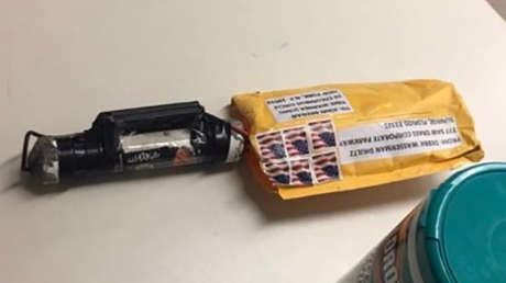 Usuarios de Twitter hallan la bandera de Estado Islámico en imágenes de la bomba enviada a la CNN