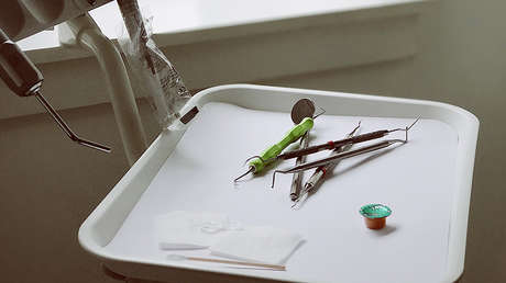 FOTO: Se queda sin palabras al ver que a su bebé de 11 semanas le sale un colmillo en una noche