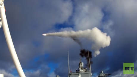 VIDEO: Misiles antiaéreos de moderno buque ruso destruyen varios objetivos en el mar de Barents