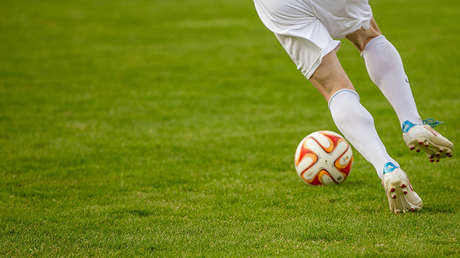 VIDEO: Futbolista argentino marca un gol a lo Maradona tras superar a medio equipo rival