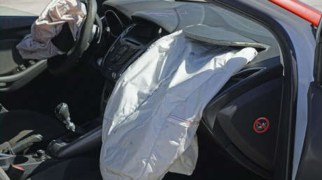 VIDEO: Un muerto al embestir a gran velocidad una camioneta a dos vehículos en Ciudad de México