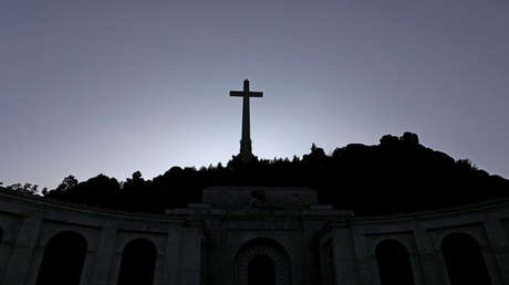 ¿Dónde se enterrarán finalmente los restos del dictador español Francisco Franco?