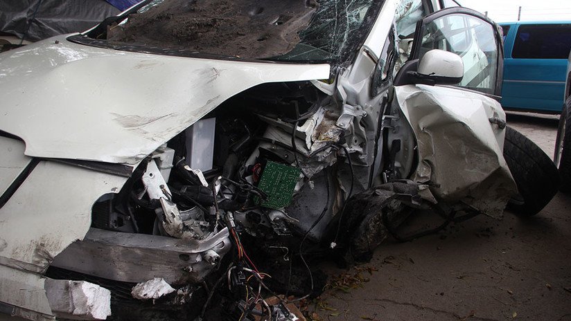 VIDEO: Conductor adolescente recibe un balazo en la cabeza y arrolla a 7 personas