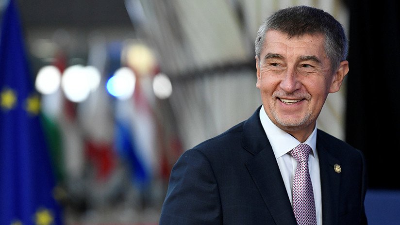 Líder checo propone enviar a países pobres parte del dinero que el mundo gasta en armamento