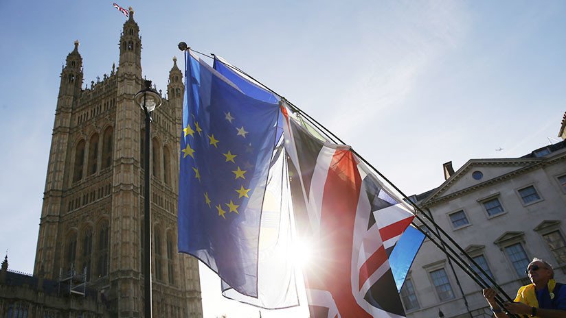 La UE publica el borrador de 585 páginas del acuerdo sobre el 'Brexit' 