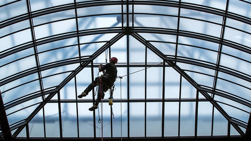 Hallan el cadáver de un noruego torturado colgando del techo de un edificio de 31 pisos en Tailandia