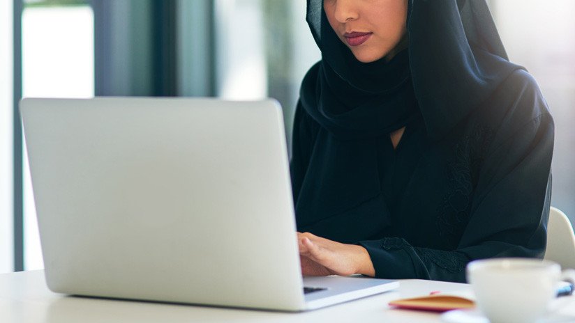 FOTOS: Mujeres sauditas se visten con la ropa al revés para protestar contra una ley "insoportable"