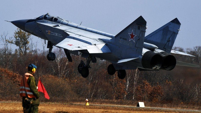 VIDEO: Aviación rusa bombardea posiciones terroristas utilizadas para el ataque con cloro en Alepo