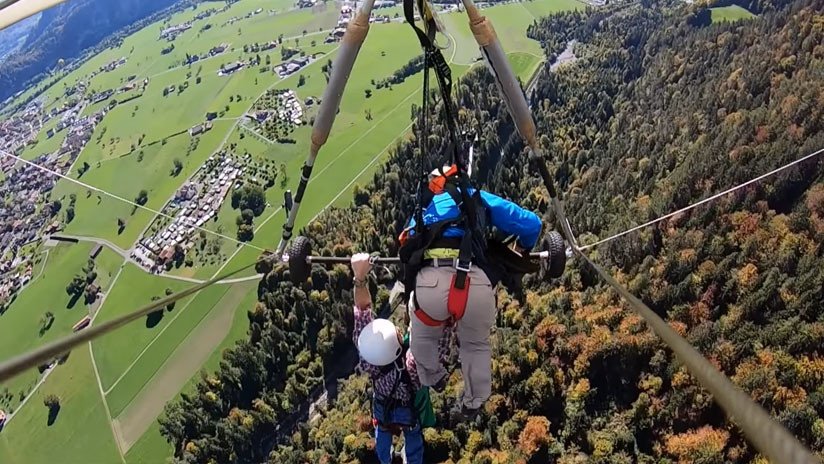 VIDEO: Vuela en un ala delta sin estar sujetado y se salva de milagro