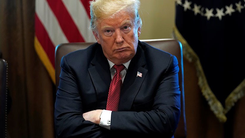 Un senador demócrata afirma que Trump fue "hipnotizado" por Putin y no debería verlo cara a cara