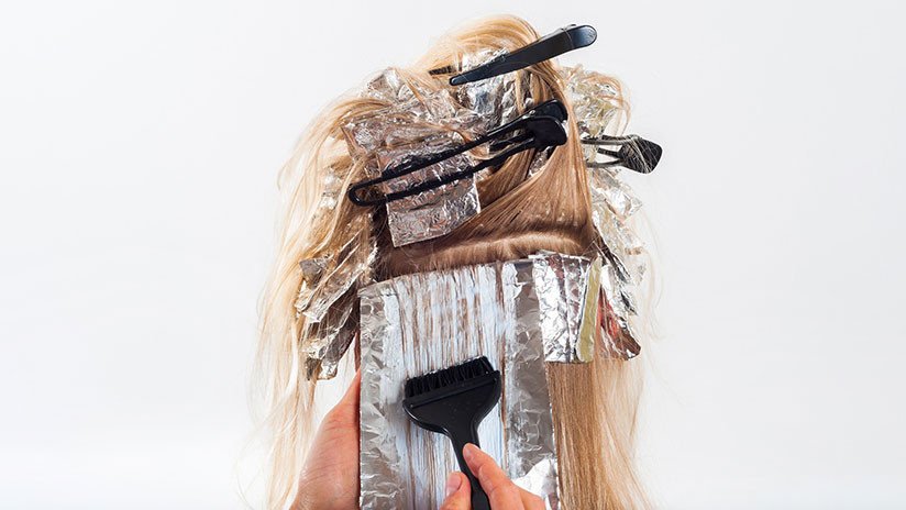 "Casi muero": Una francesa acaba con la cabeza totalmente deformada tras teñirse el pelo