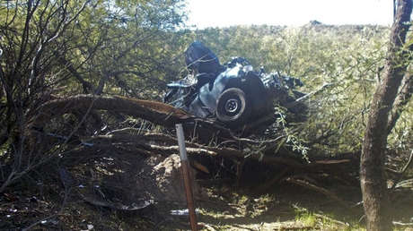 FOTO: Una mujer sobrevive varios días herida y colgada de un árbol tras caerse por un barranco