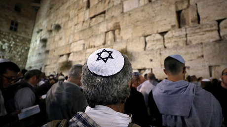 ¿Mal presagio? Una serpiente sale del Muro de los Lamentos y espanta a los fieles (VIDEO)