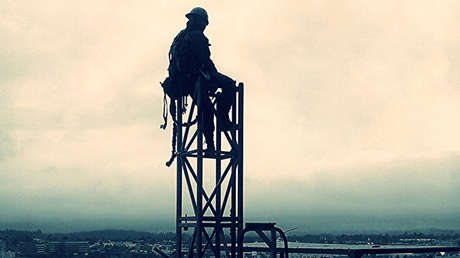 México: Tras siete horas, desciende de una antena de 20 metros hombre que amenazaba con tirarse