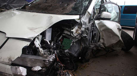 VIDEO: Conductor adolescente recibe un balazo en la cabeza y arrolla a 7 personas