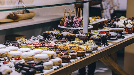 Vecinos compran cada mediodía todos los dónuts de una tienda en California por esta emotiva razón