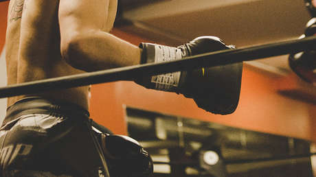 VIDEO: Leyenda italiana del boxeo tailandés muere tras ser noqueado