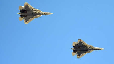 VIDEO: Vuelo de los avanzados cazas rusos de quinta generación Su-57, grabado a corta distancia