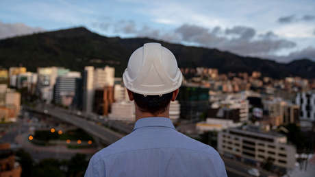 El puente destinado a ser el más elevado de Suramérica se encogió y ahora parece un acordeón
