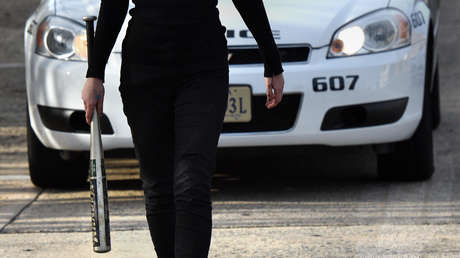 VIDEO: Sorprende a su marido infiel con una amante y le da su merecido