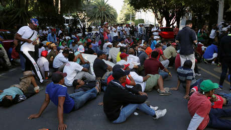 Trump firma un documento que prohíbe a los migrantes irregulares pedir asilo