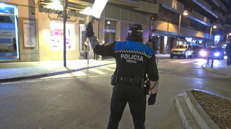 VIDEO: La tensa detención de dos atracadores en un supermercado de Barcelona